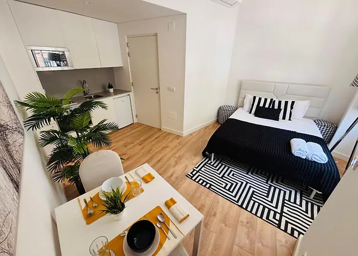 Апартаменты The Luciano House - Confortable &